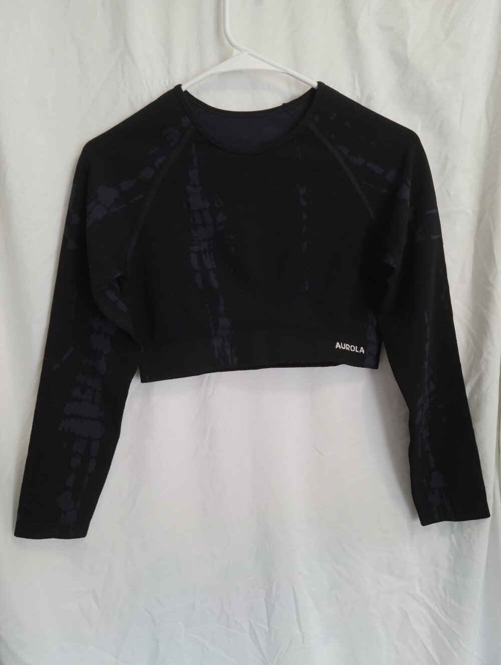 Aurola Black Cropped Long-Sleeve Active Top